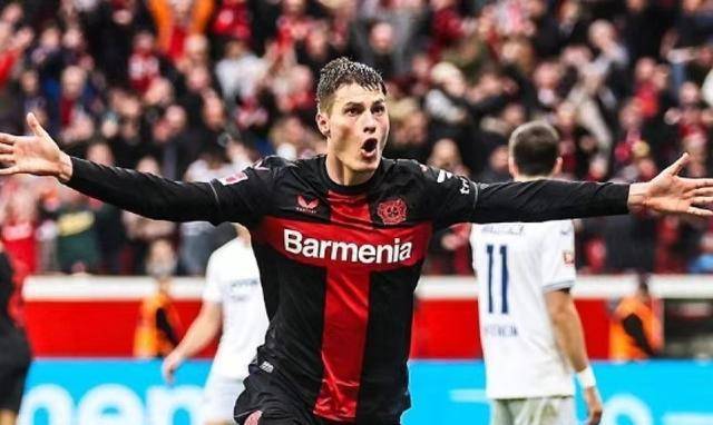 不莱梅队员斗志昂扬,击败劲敌 不莱梅队员斗志昂扬,击败劲敌