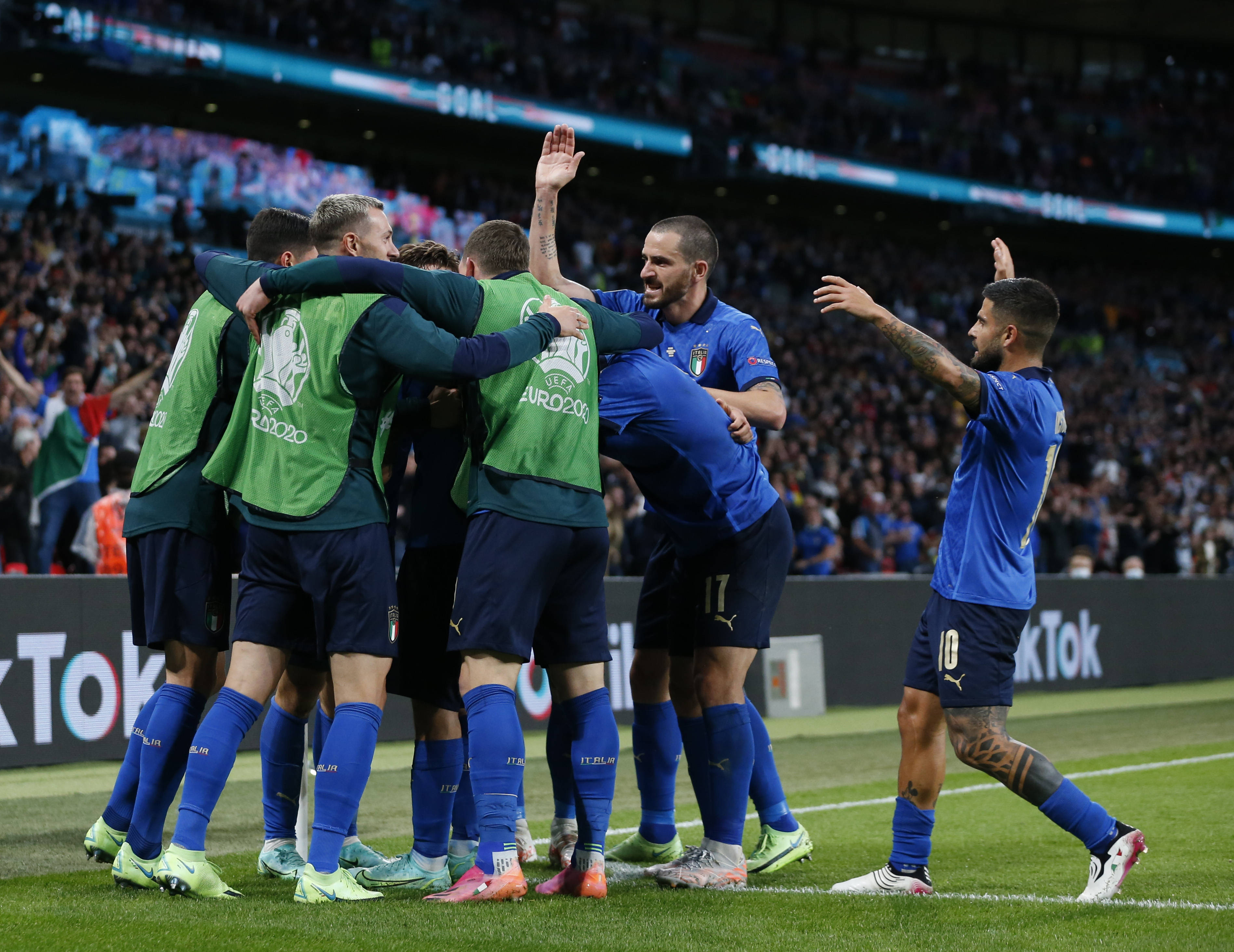 关于意大利足球队在锦标赛中再次获胜的信息 关于意大利足球队在锦标赛中再次获胜的信息