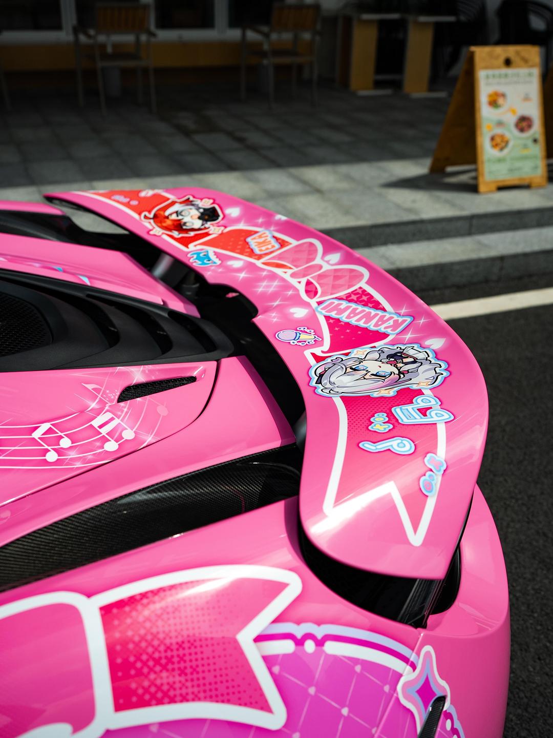 关于迈凯伦轻取阿斯顿马丁,佩雷兹统治全场的信息 关于迈凯伦轻取阿斯顿马丁,佩雷兹统治全场的信息