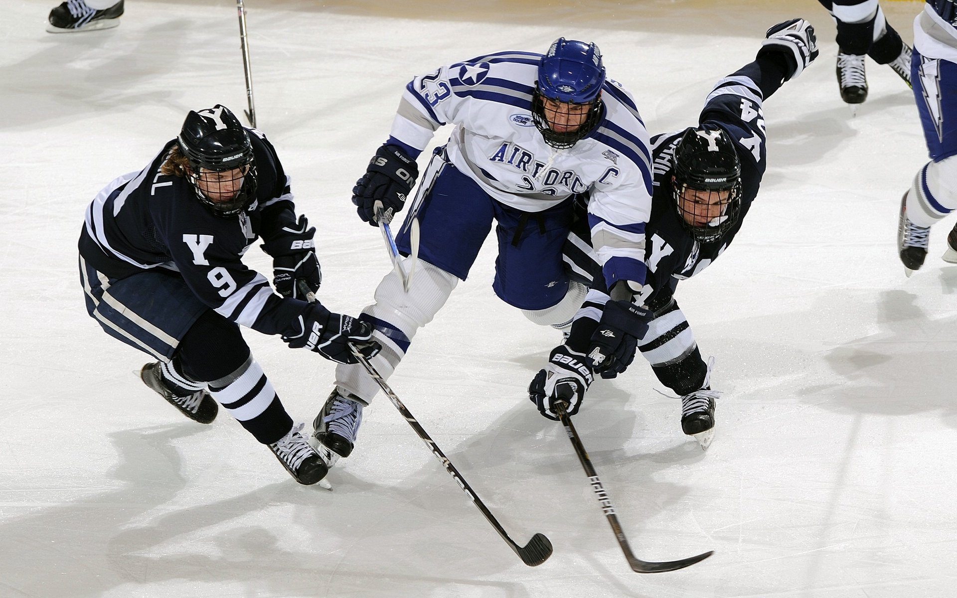 开云体育-浓眉之夜，季后赛抢七，他如何彻底打爆防线