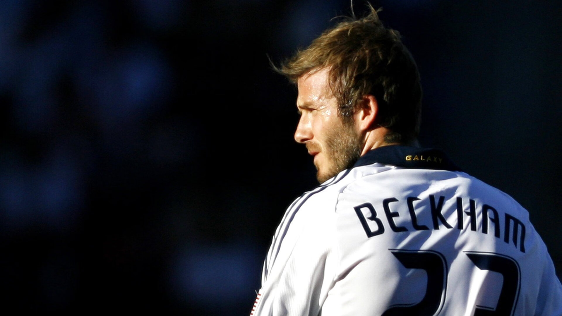 魔术连续得分压制步行者，詹姆斯彻底打爆防线，一场战术与天赋的完美演绎