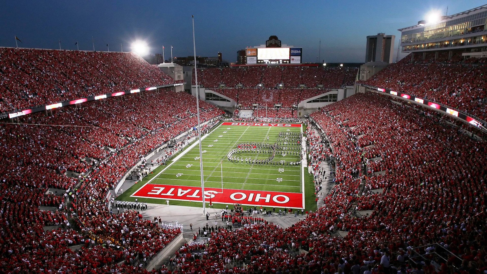 开云体育中国-封神之夜，詹姆斯抢七全程高能输出，诠释何为不朽传奇